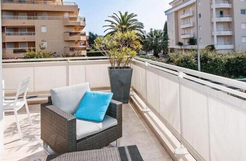 Appartement De 50m4 A 50m De La De Juan-les-pins Antibes